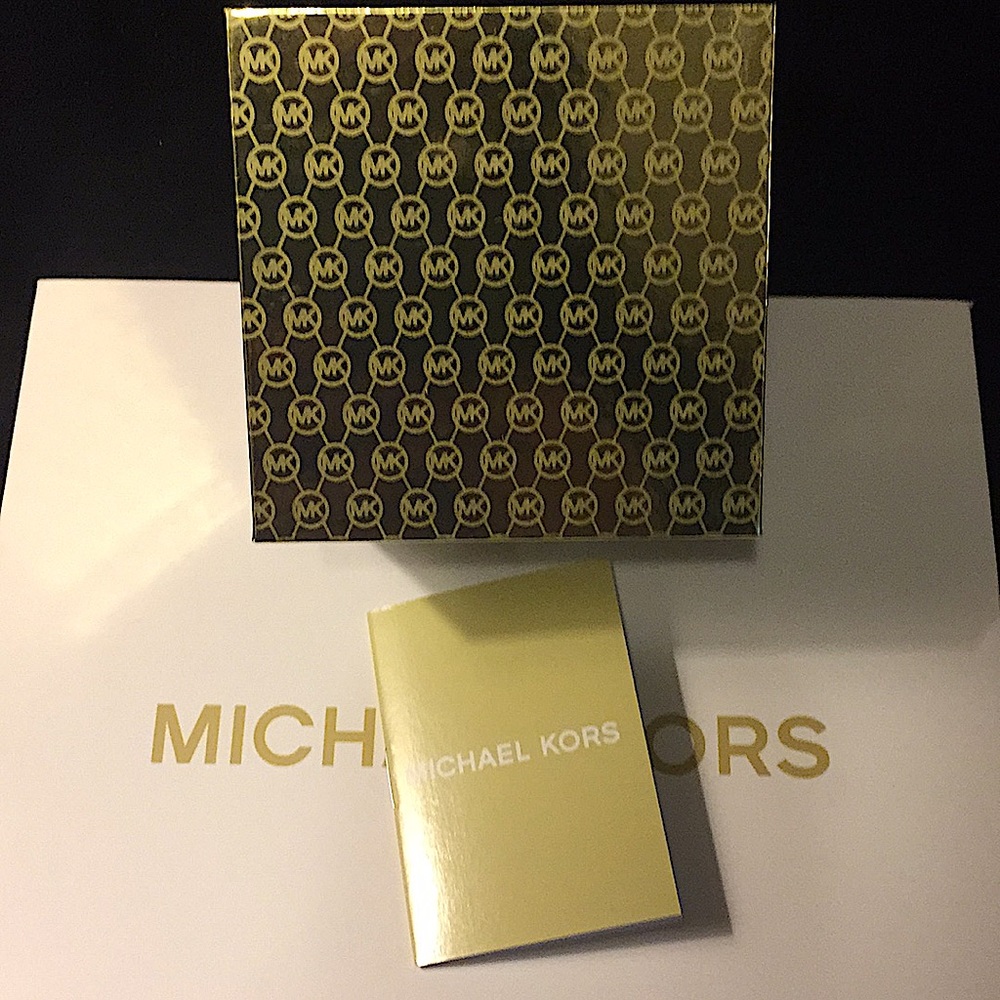 MICHAEL KORS - ROSE GOLD MK LOGO PENDANT NECKLACE - Picture 12 of 12